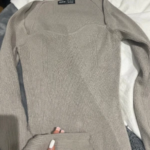 stickad tröja  - inte använt alls mycket 