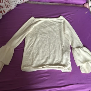 Tröja  - En vit tröja 