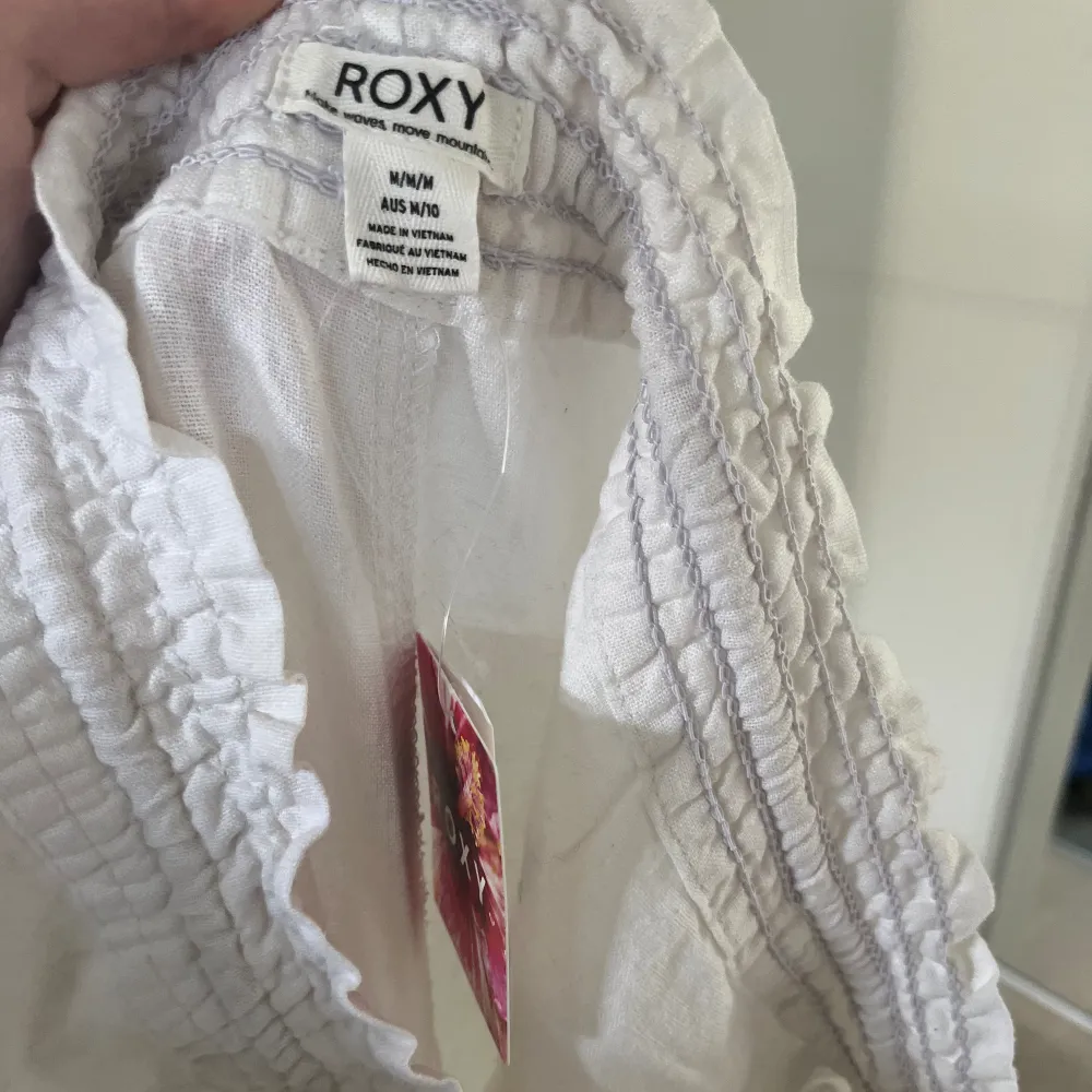 Säljer mina Roxy linnebyxor , som aldrig Andvänds och lappen finns kvar; väldigt fina till sommarn är 170 och passar mig jätte bra, hör av er om intresserad :). Jeans & Byxor.