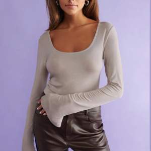 Säljer denna fina basic tröja från Gina Trico! Sitter super bra och är använd Max 3 gngr!!