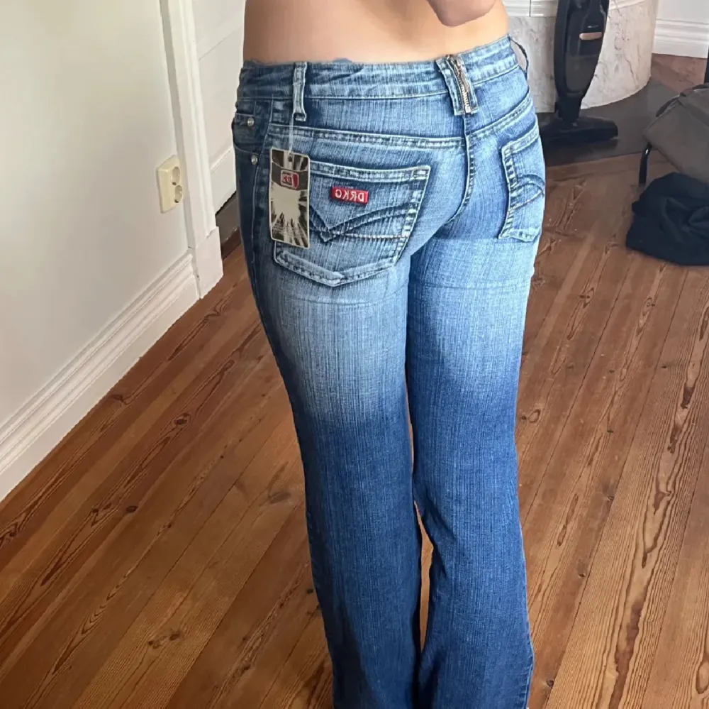 Super fina lågmidjade jeans spm inte kommer till användning. Bra skick 💞 . Jeans & Byxor.