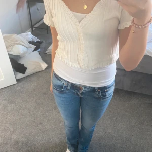 Vit bolero  - Jättsöt bolero från Zara  Storlek M Bra skick! Köparen står för frakt💓