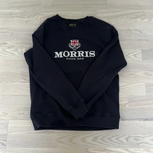 Morris tröja  - Säljer nu min Morris då jag inte använder den längre. Jätte fint skick säljs för ett kanon pris! Mer info eller bilder skriv