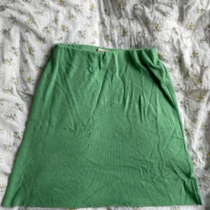 Djerf avenue kjol - Säljes pga att den inte används. Strl S.