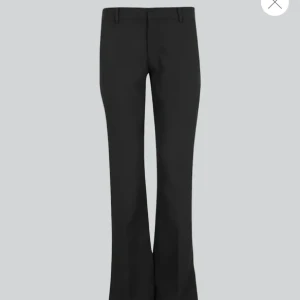 Kostymbyxor  - I väldigt bra skick. Storlek 38 passar också 36