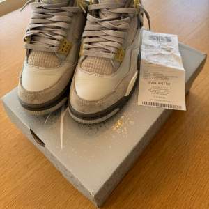  Säljer Air Jordan 4 se Craft Photon Dust. De är använda 8 gånger ungefär. Storlek 42-43.  Pris kan diskuteras via dm 