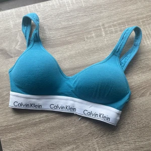 Calvin Klein  - Knappt använd pga fel storlek! 