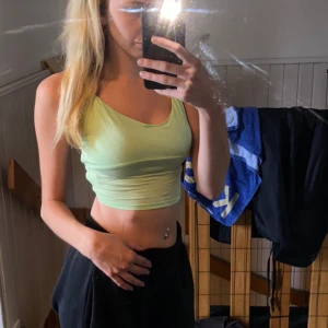 Croptop - Croptop i storlek S.