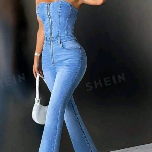 Jeans byxdress - Syns att den är oanvänd men prislappen är borttagen.