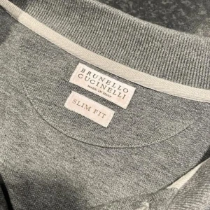 Brunello cucinelli piké  - Snygg BC tröja bra sick size S passar M Bra fråga om det är något ni undrar över 🙌