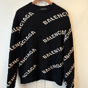 BALENCIAGA - Allover Logo Sweater  - Current retail approx 16 000kr