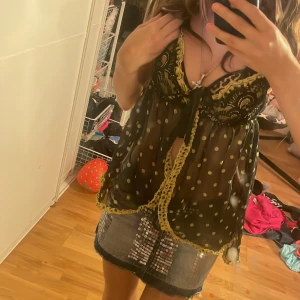 Vintage top💋 - Snygg vintage topp som inte kommer till användning, köpt i London 🫶❤️