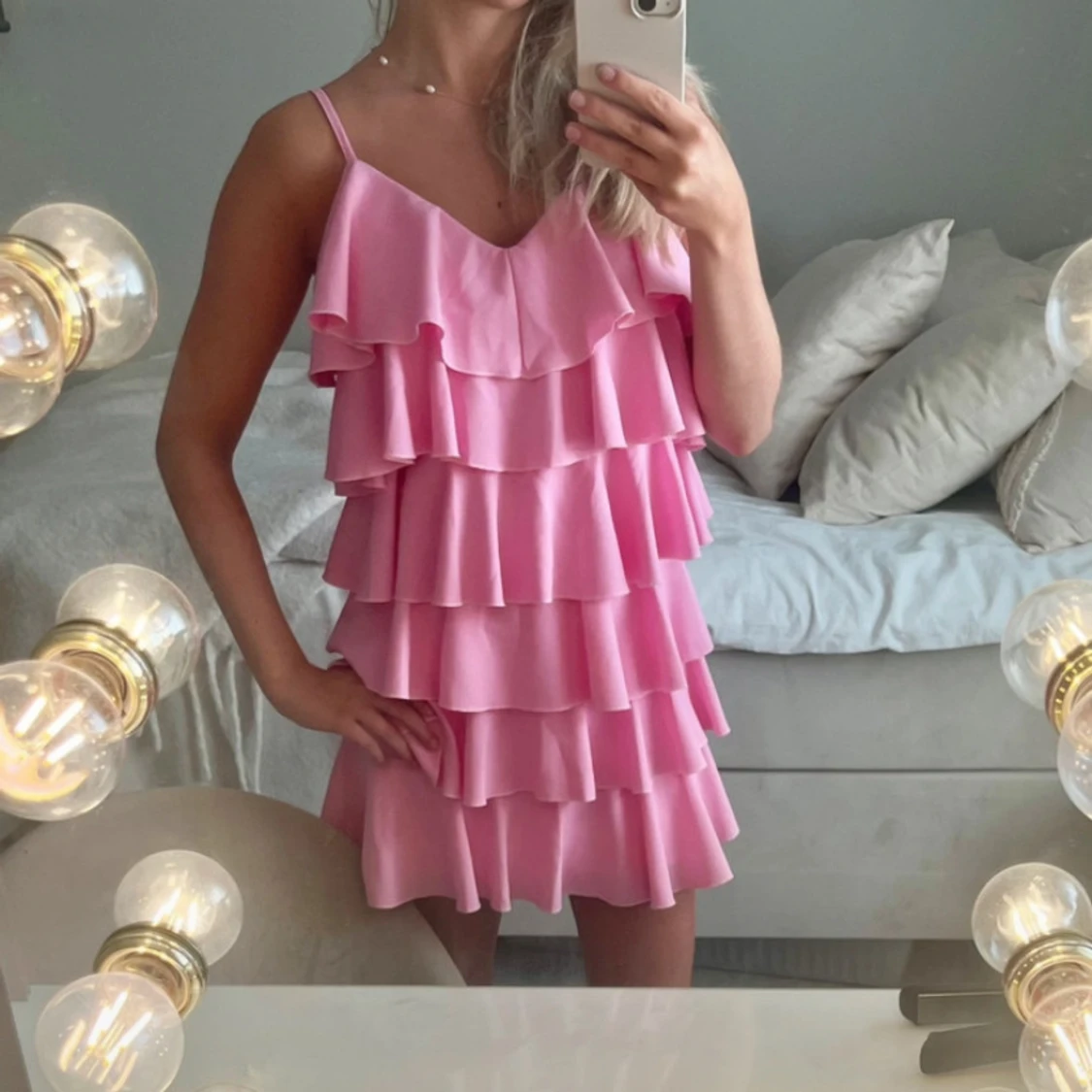 Rosa volang klänning 