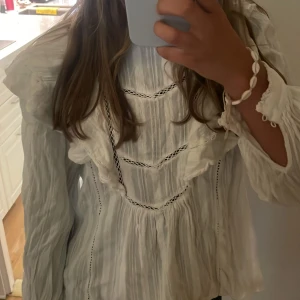 Blus från mango - Super fin blus från mango❤️inga defekter, skriv om du har några frågor❤️pris går att diskuteras