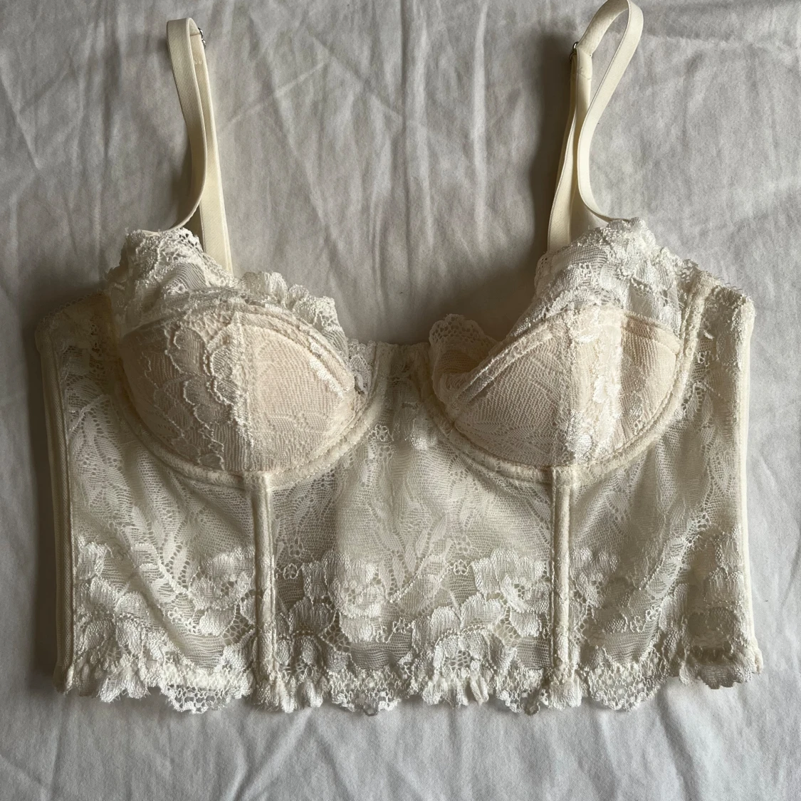 Vit spetskorsett  - 90