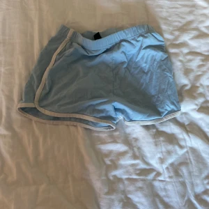 Shorts - Blå short💕
