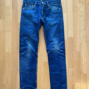 A.P.C jeans - extremt feta och eftertraktade jeans med wash! Storlek 28, dm ifall mer frågor!