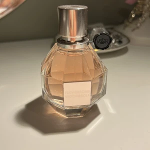 Helt ny VIKTOR&ROLF parfym🌸 - Helt ny! Endast sprejat en gång! 