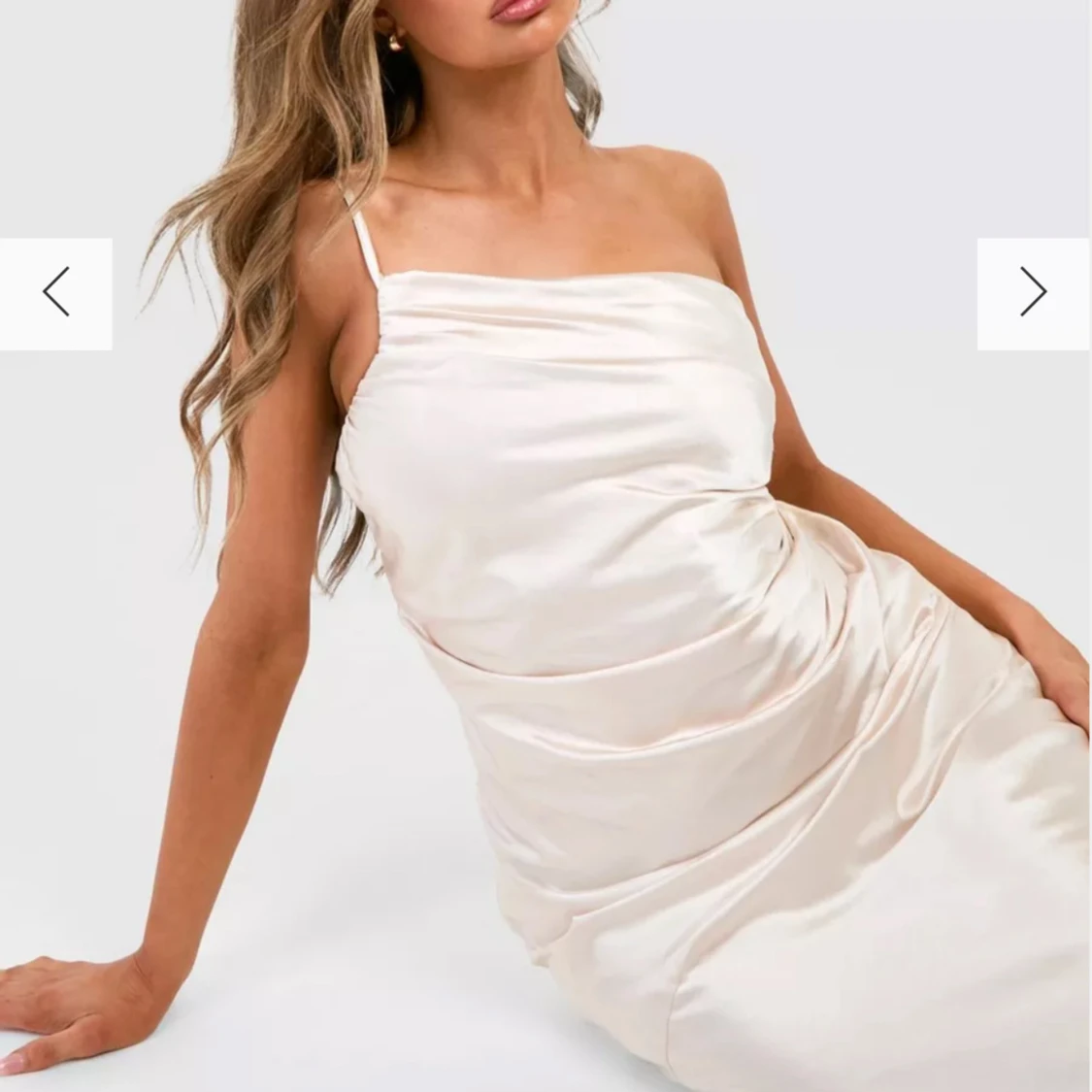 Satin långklänning  - 90