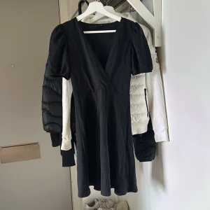 Gina tricot klänning  - Helt ny aldrig använd 