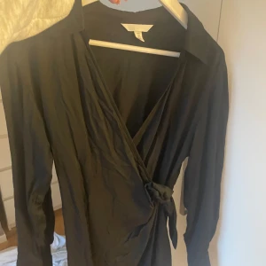 Klänning - Jättefin knytklänning, inga defekter