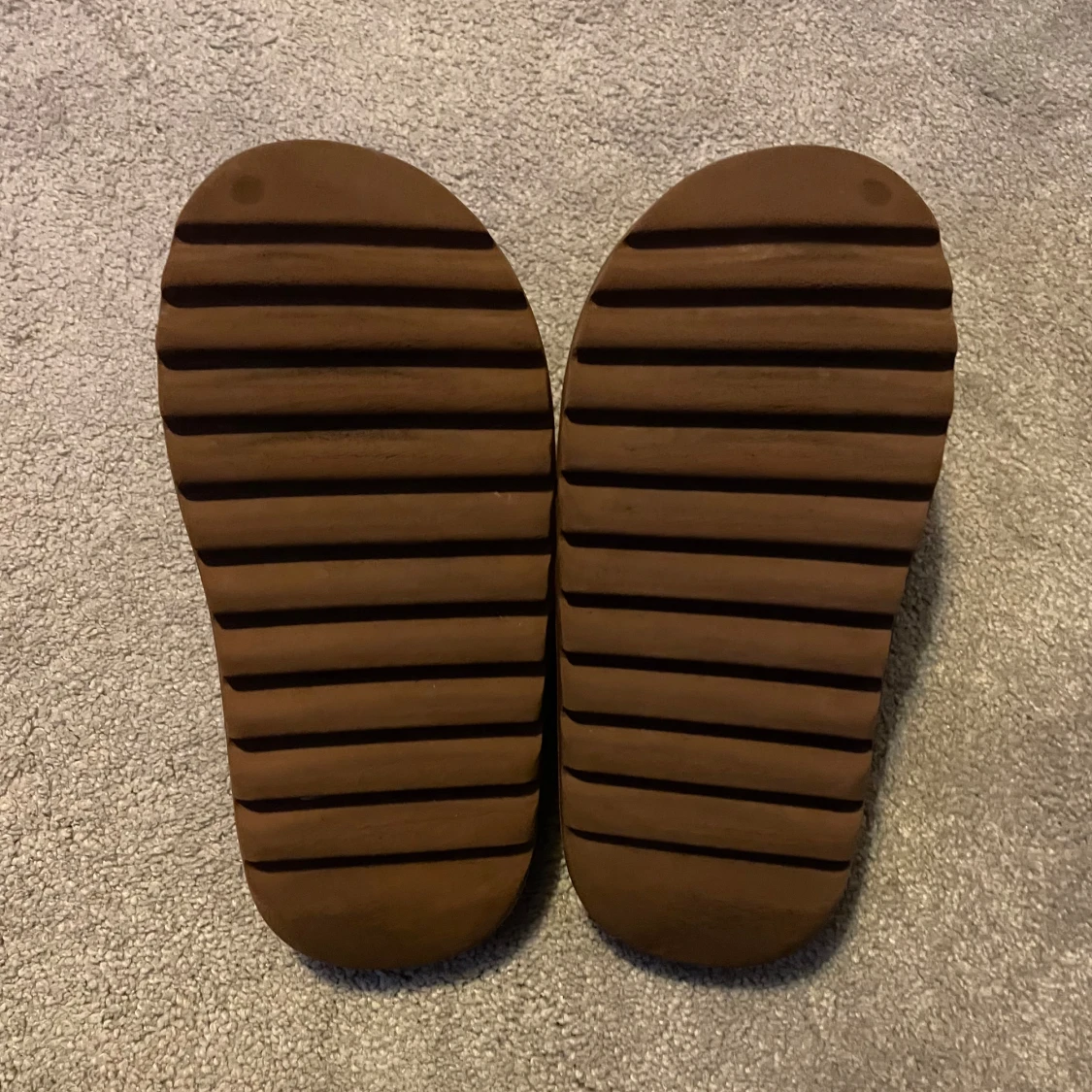 Yeezy slides flax 43 - 90