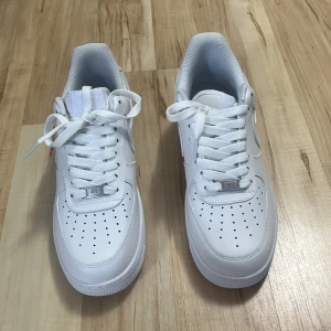 Airforce 1s - Helt nya airforce 1s i storlek 42,5 Aldrig andvända 1 : 1