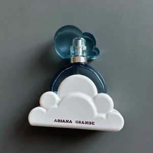 Ariana grande Cloud 30ml - Storlek 30ml, ca 50% kvar 🩷