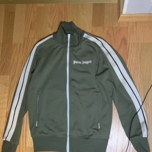 Palm angels  - Använd kick 