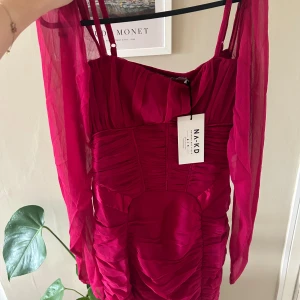 Klänning Nakd 34 - Helt ny med lappen kvar🥰