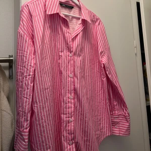 Rosa skjorta från Zara - Aldrig använd,strl M