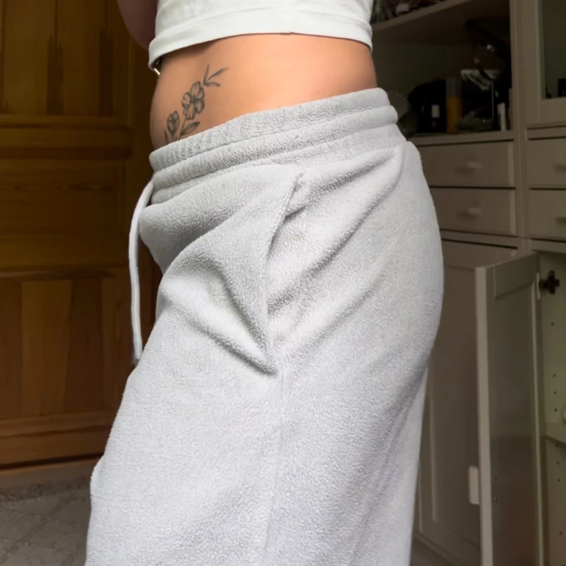 Gråa mjukisbyxor - 93