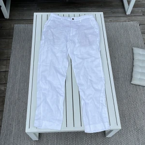 Linnebyxor zara - Säljer nu mina linnebyxor från zara då om är för små och inte kommer till användning inga fläckar eller liknande skick Skicka nya 10/10