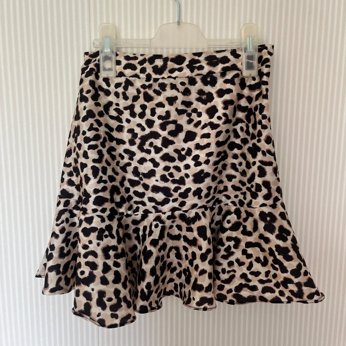 Leopardmönstrad kjol