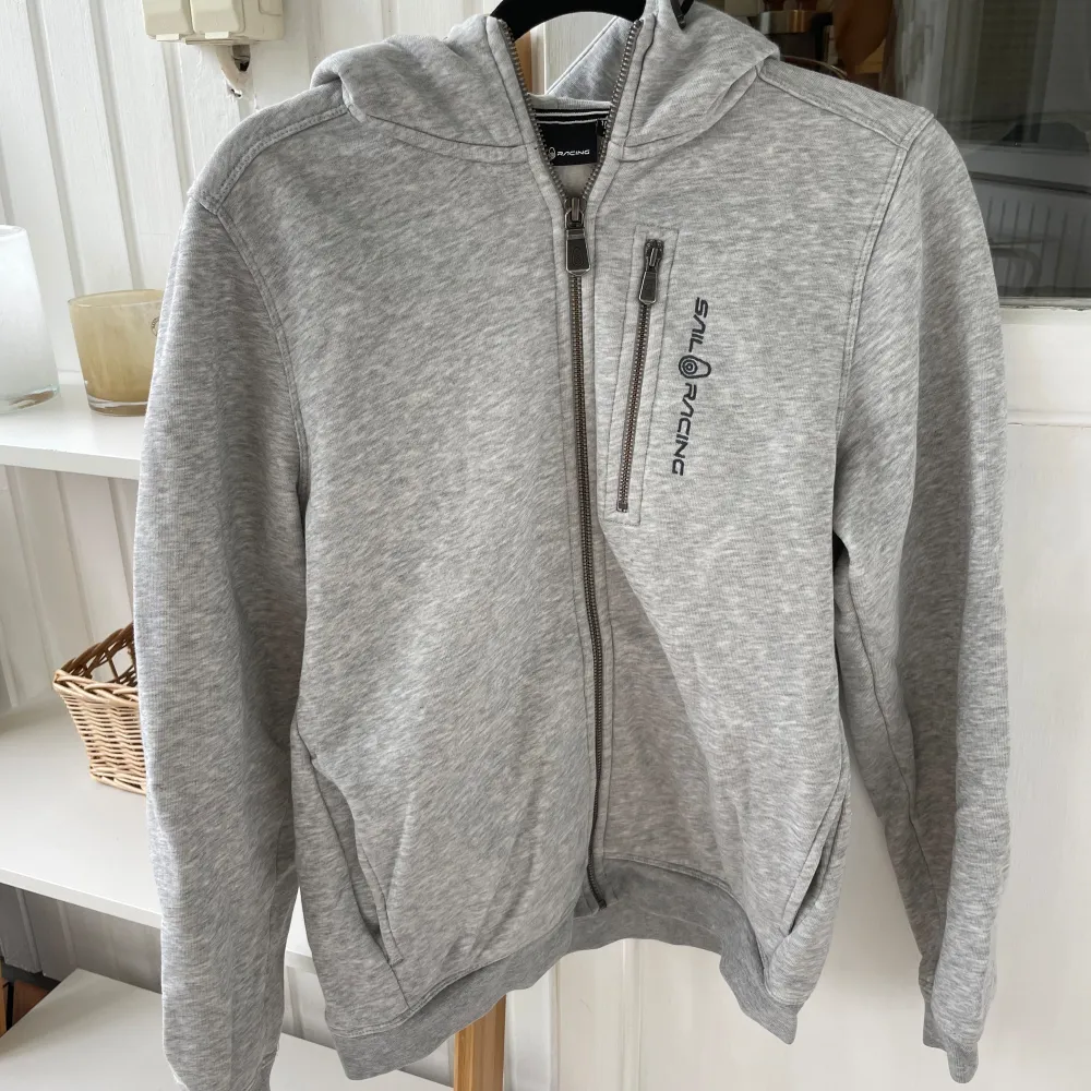 Äkta sailracing hoodie! . Hoodies.