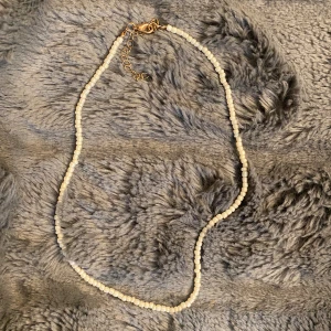 pärlhalsband  - pärlhalsband 