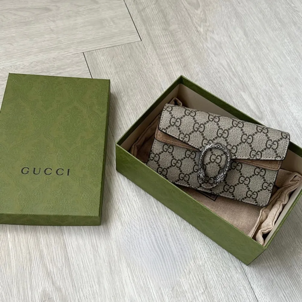 Helt ny Gucci Dionysus GG Supreme Super Mini-väska. Väskor.