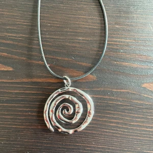 Halsband  - Halsband snurr,nickelfritt 