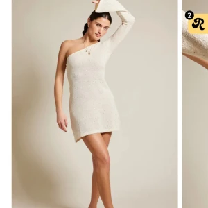 Klänning  - Jättefin klänning från bikbok med lite glitter i sig, oanvänd med prislapp kvar💕