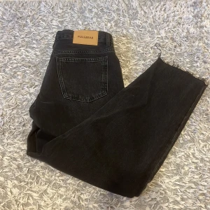 Pull&bear jeans  - Säljer min pull&bear jeans  Bra skick  Skriv för minsta fundering 
