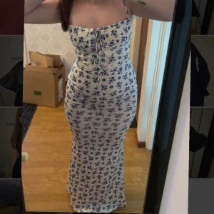 Långklänning - Superfin långklänning från sheini storlek xs, helt oanvänd med lappar på säljer den då den inte satt dom önskat