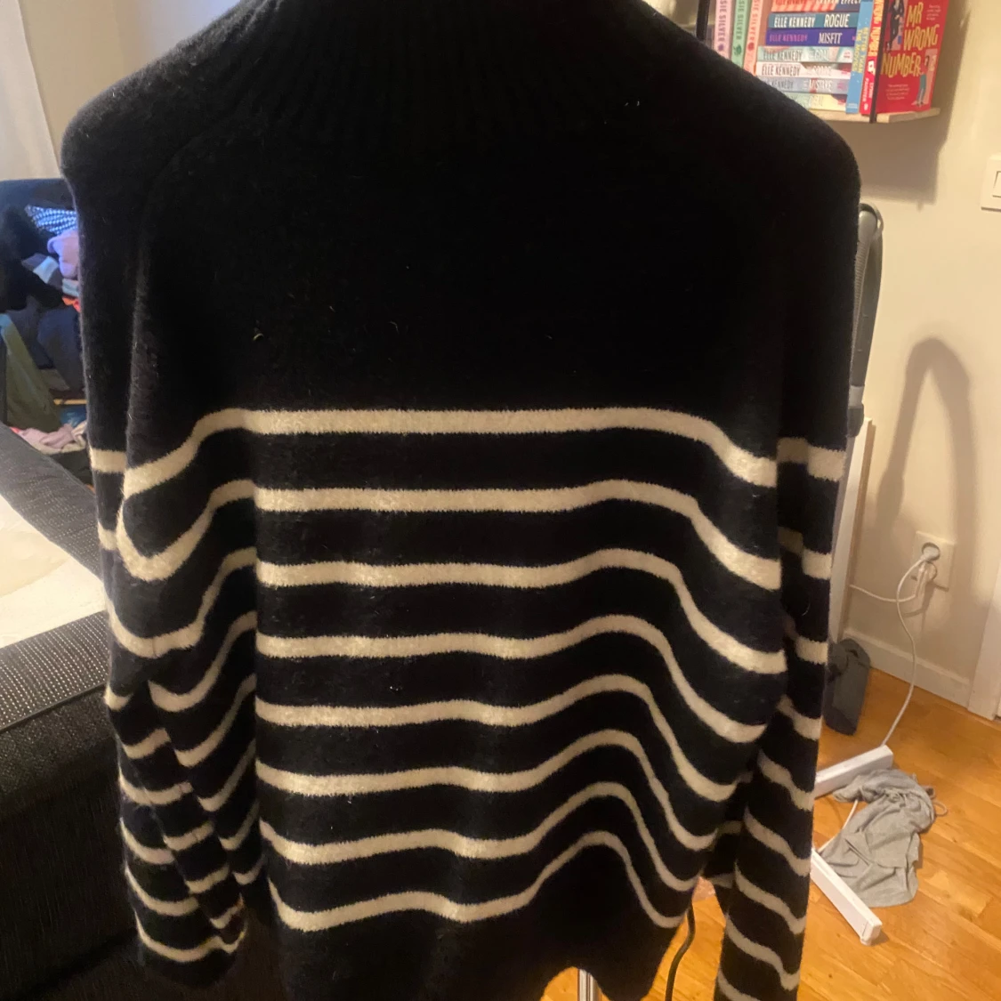 Randing tröja i mjukt material med slits vid höften