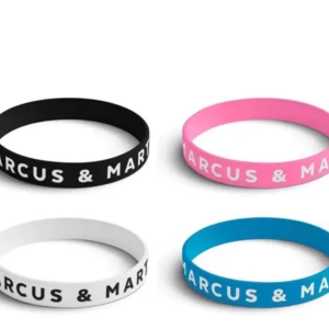 Marcus & Martinus armband - Jag söker Marcus & Martinus armband. Det kan vara love you less och moments armband också💓 Kontakta mig om du säljer eller vet nån som säljer💓