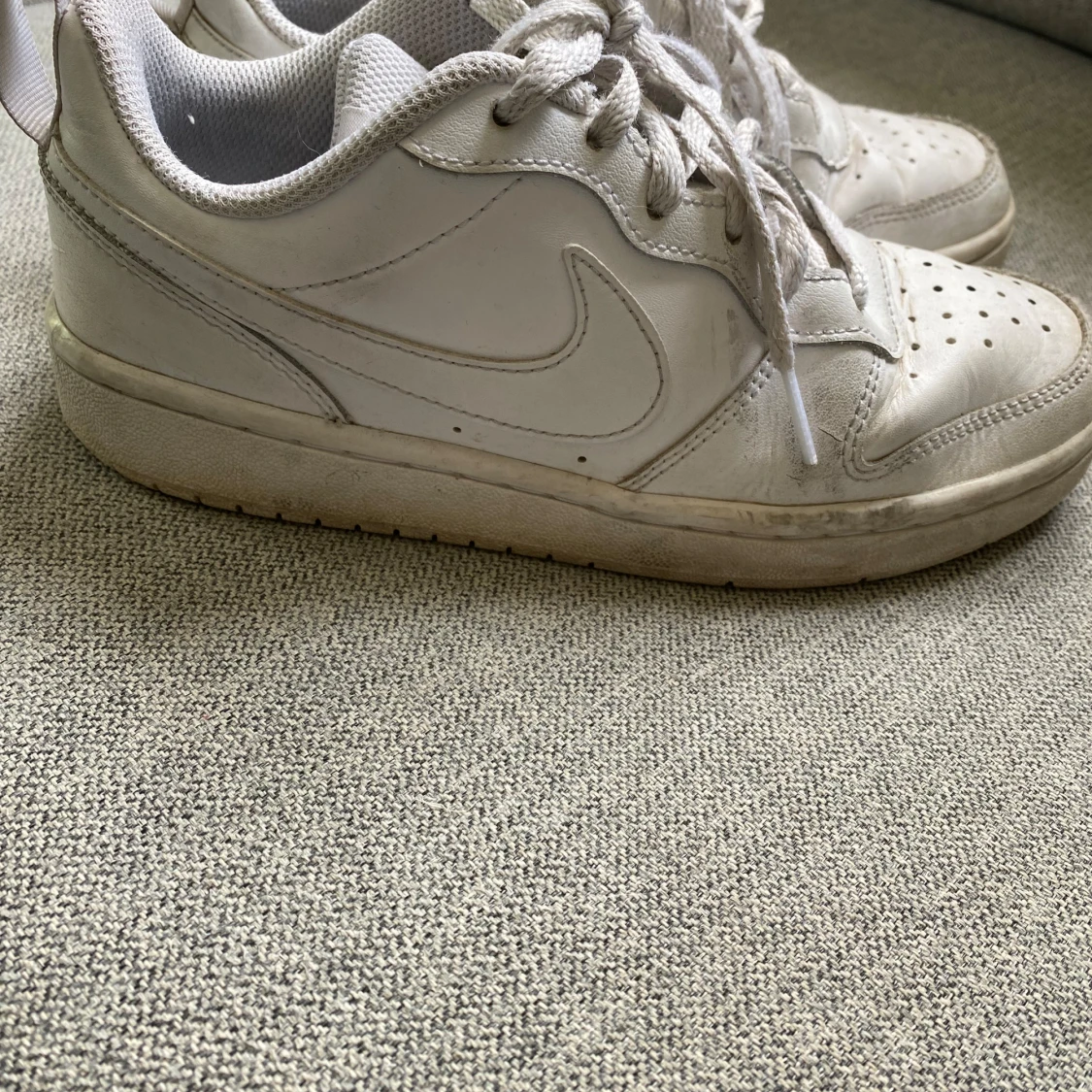 Vita nike storlek 35.5