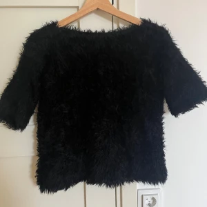 Pälströja - Supersöt pälströja, säljer då den inte kommer till användning💓