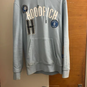 Hoodrich  - Skick 9/10 Säljer för 399 pris går att diskutera  Storlek M