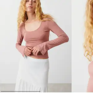 Säljer Gina tricots soft tröja då jag inte tycker att färgen passar mig, använd 3 gånger❤️ (säljer även i marinblå) 