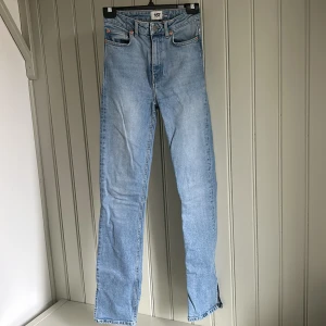 Jeans lager 157 med slits - Bra skick!