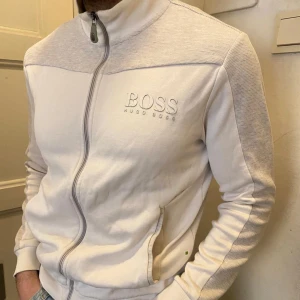HUGO BOSS tröja - Nyskick  Slutsåld i butik