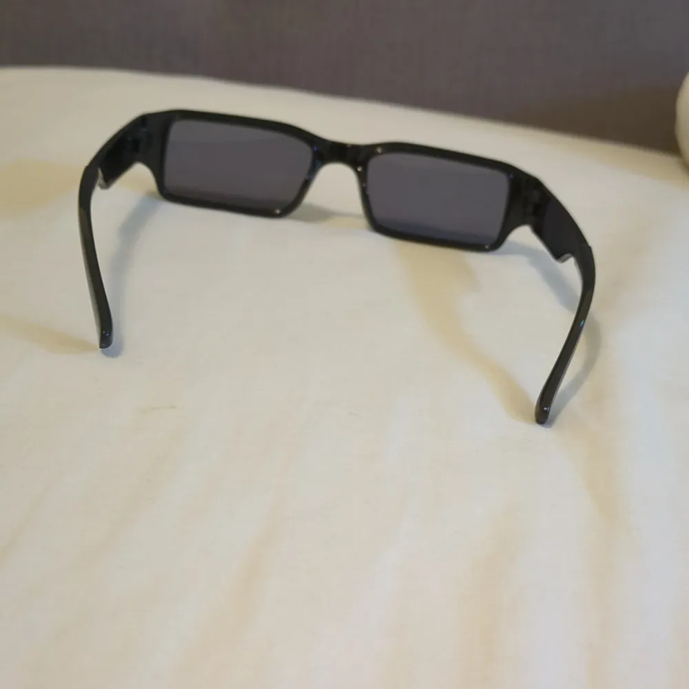 Oanvända glasögon noll repor i fint skick.. Accessoarer.